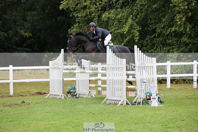 250830A-143910-07064 - Cls 16 Snr Newcomers and 1.10m Open