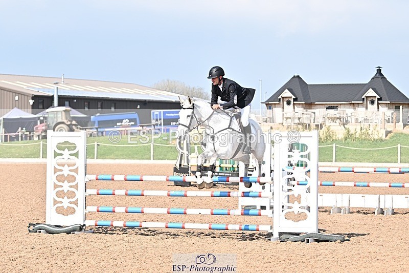 250326-124714-00736 - Cls 4 Newcomers and 1.10m