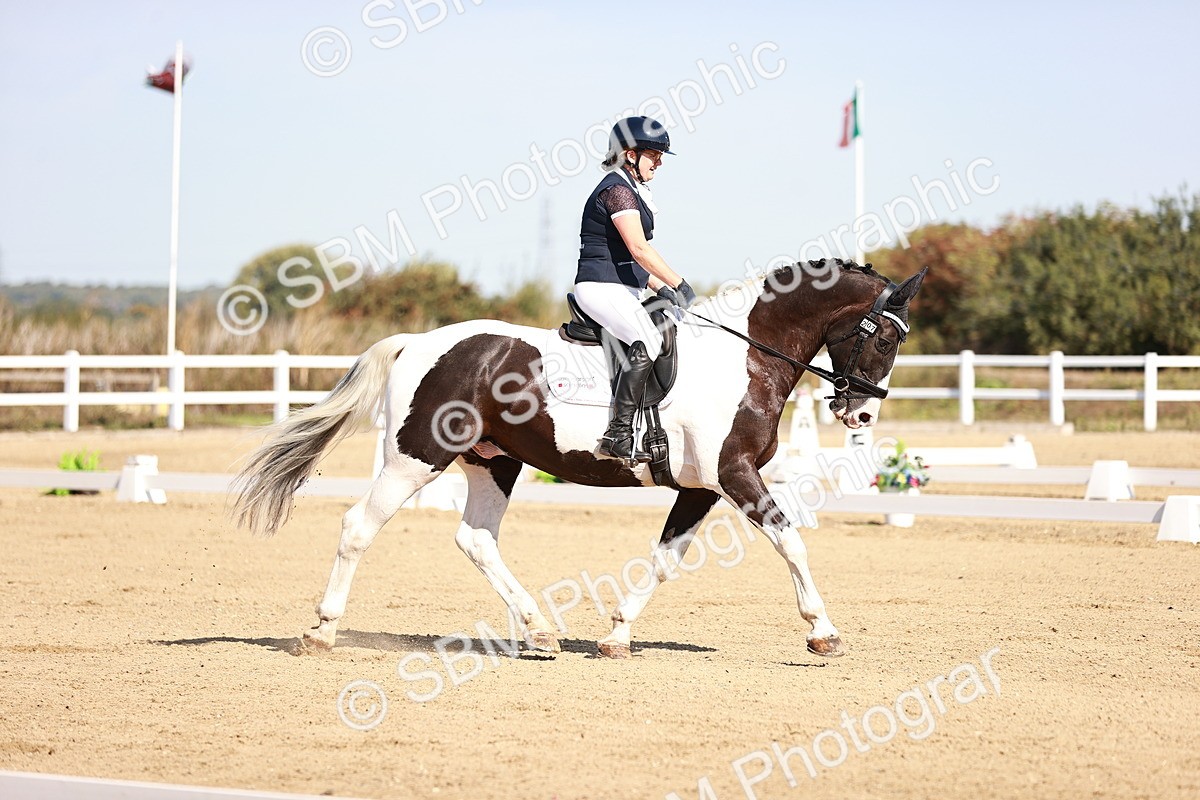 SBM_004323 - Class 12 - Novice 5 - 10.31-11.41