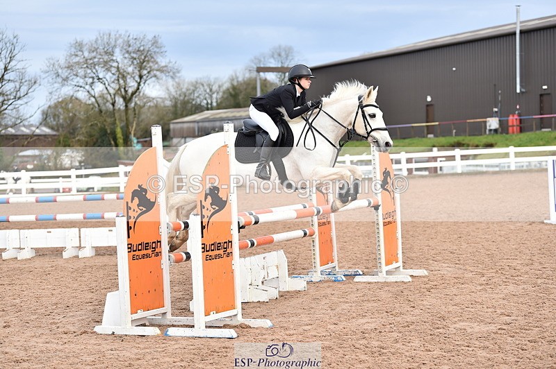 231203A-113102-00891 - Cls 4 Newcomers & 1m Open