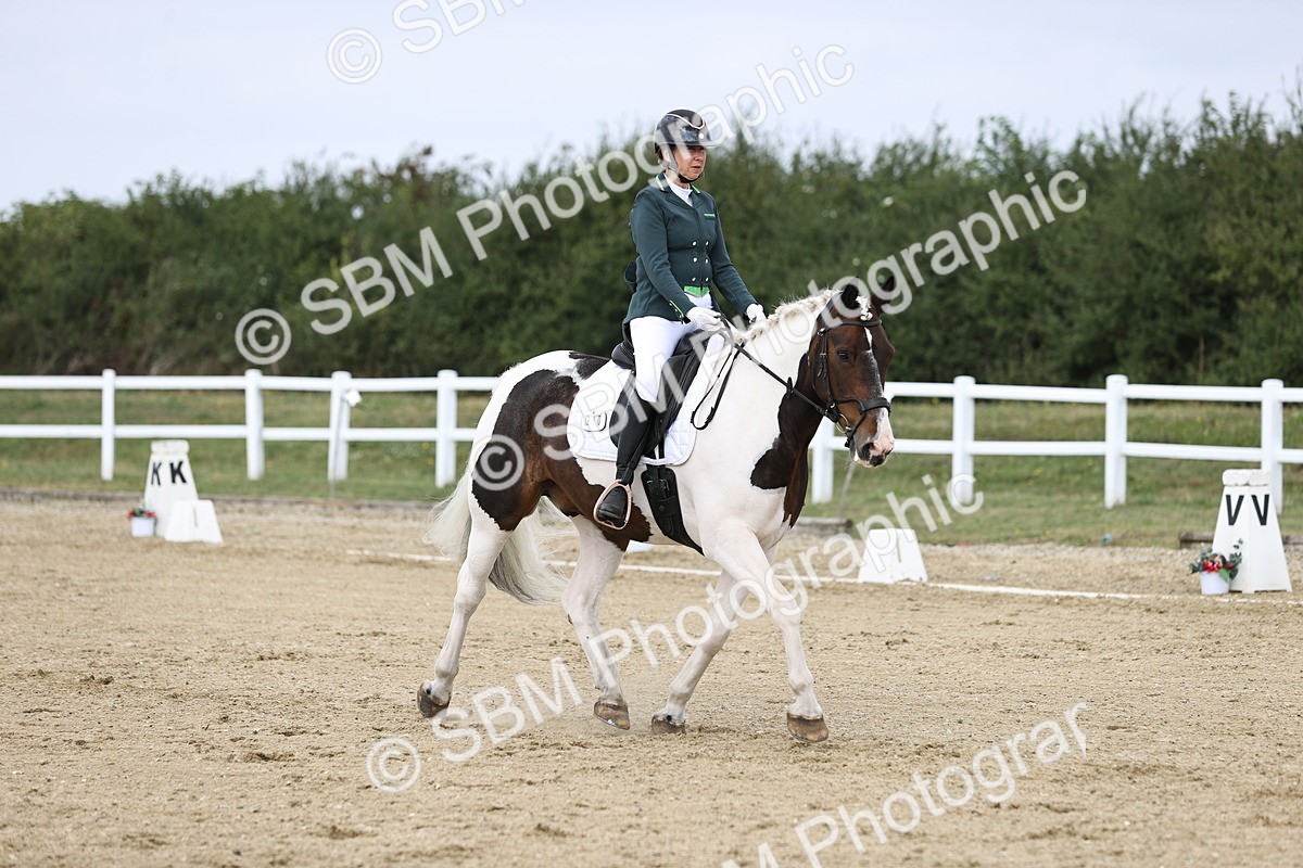 SBM_016783 - Class 14 Novice 23 - 11.53-12.56