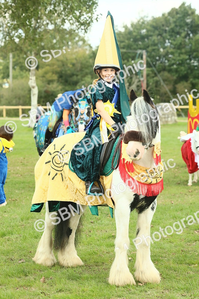 SBM_63674 - S35 - Fancy Dress Showing