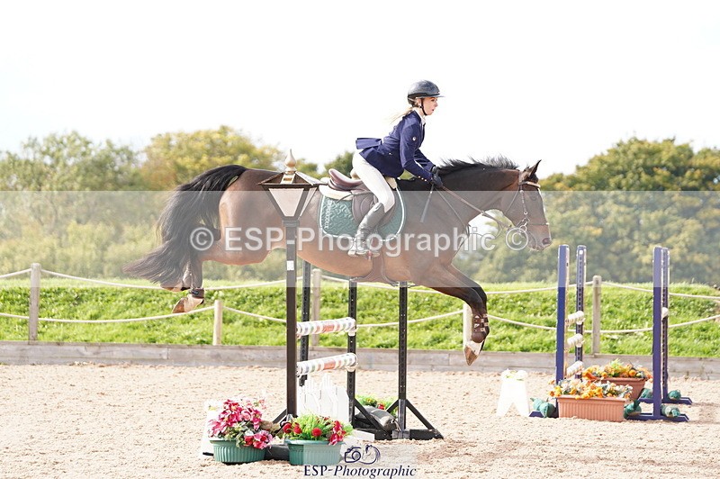 241004A-134228-00668 - Fri 03 Snr Newc & 1.10m Open