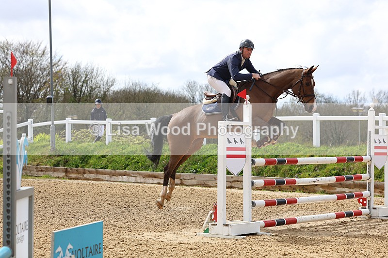 3E7A1980 - Class 7: Senior Newcomers/1.10m open