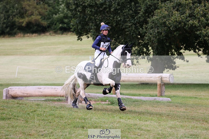 240825X-165919-37846 - 80cm XC 16.30 to 17.30