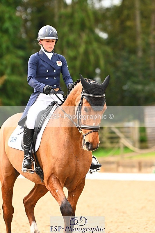 231021-095959-12933 - 330-TRINITY.THANKS.AWFULLY-Imogen.Gloag-DR