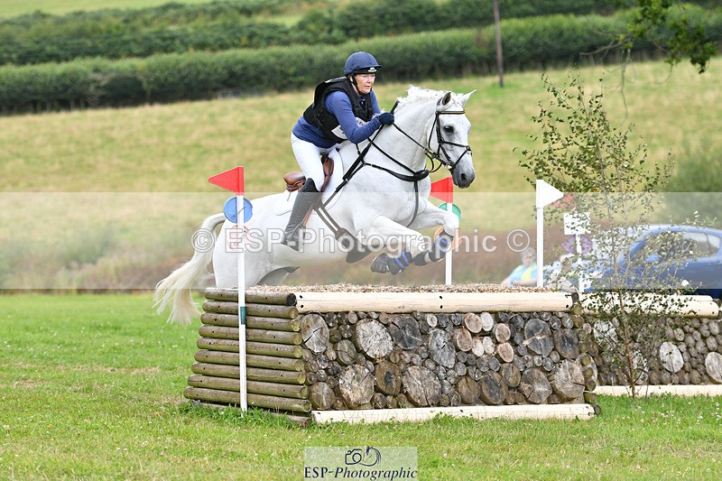 240804-131002-13704 - 455-Nicola_Horsley-Gubbins-RATHNAGREW_GREY_TEX