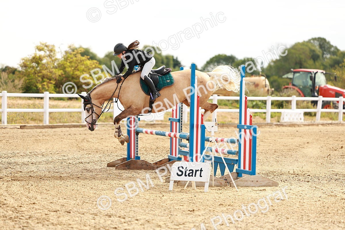 SBM_002077 - Class 8 - Clear Round