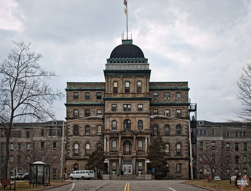 Abandoned Greystone Park Psychiatric Center | Approaching Darkness - Greystone Park Psychiatric Center