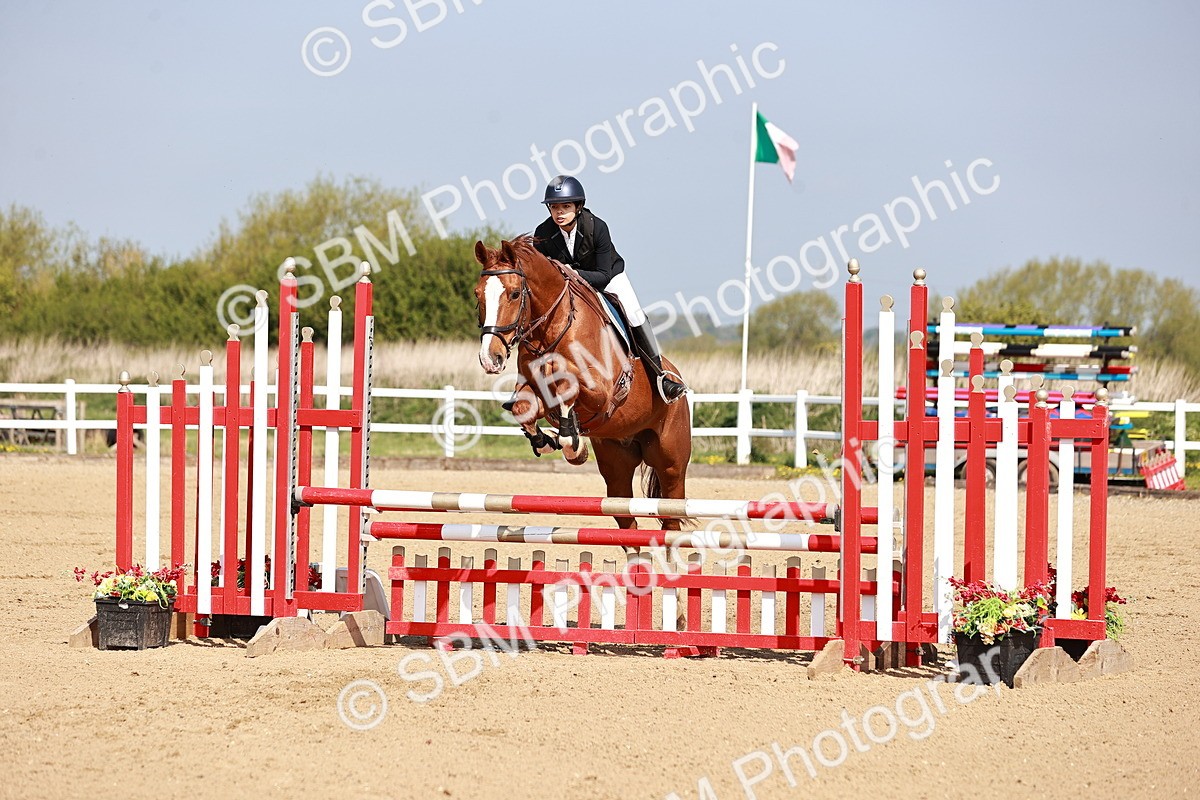  - Class 21 - Senior British Novice - 90cm