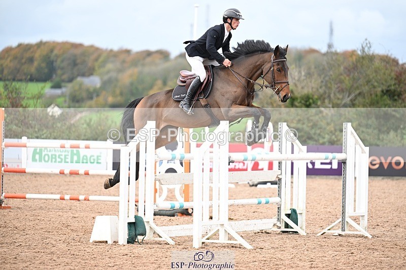251022-142128-00638 - Cls 6 Snr Foxhunter 1.20m