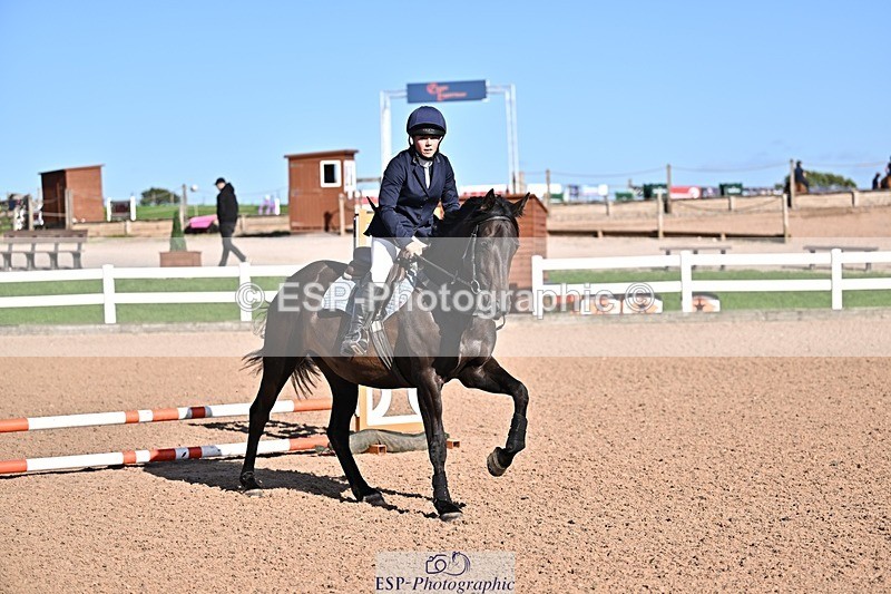 260915-161859-00014 - Clear Round and 60cm