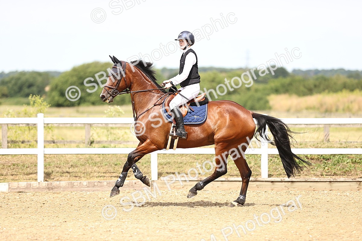 SBM_000527 - Class 15 - Redpost Equestian Senior Foxhunter - 1.20m