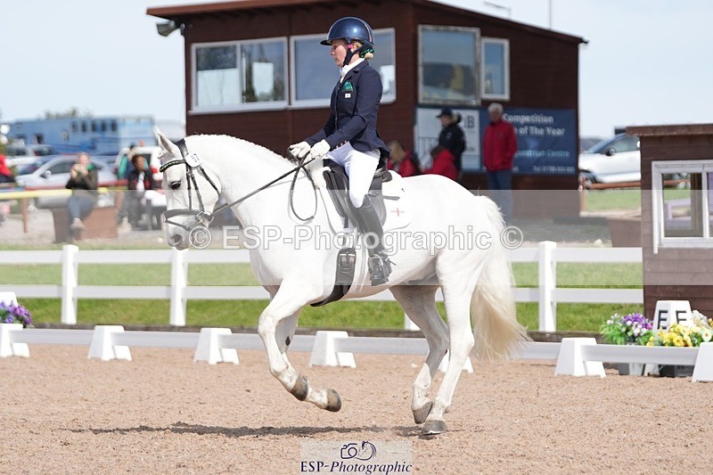 250906-135807-03815 - 067-Laura.PercyConobola.Cascade