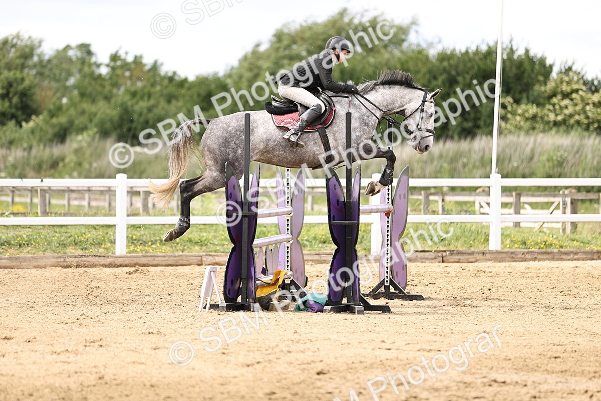 SBM_003454 - Class 11 - Senior Newcomers - 1.10m