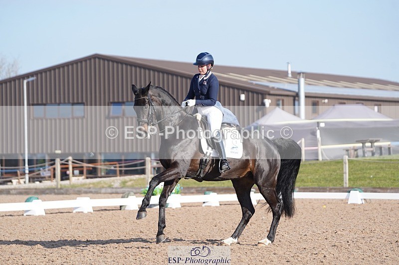 250403-090908-00122 - 003-Abbie.Newbury-Seagry.Firstamour