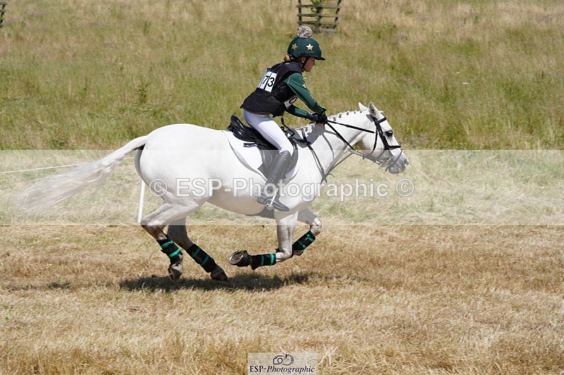 240629X-144046-3270 - 173-Nancy_Mort-BUNNY_TWO_TWIRLS