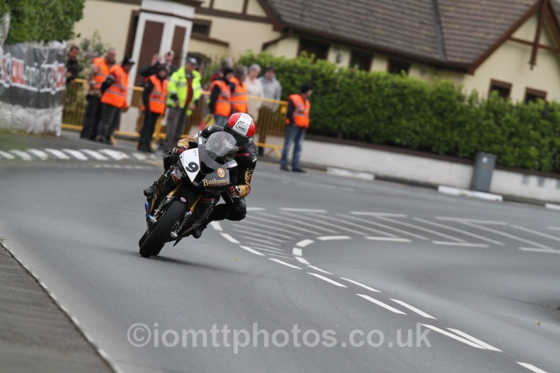 Michael Rutter BMW / Bathams Prize Winning Ales - Wednesday Practice - Solos