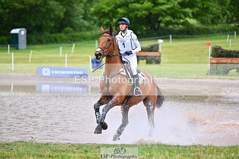 250524A-093117-08708 - A-001-Jemima.Howden-HEADS.UP