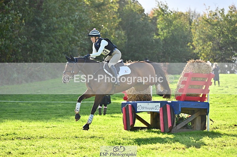 251025A-125249-19296 - F-453-Lucy.Lloyd