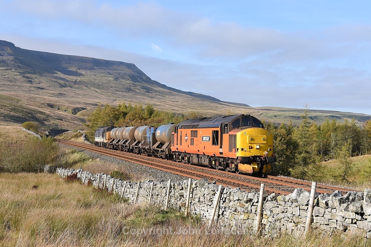JL - 11.10.25 37405/425 6Z93 Carstairs - Leeds Balm Rd, Ais Gill - Latest shots