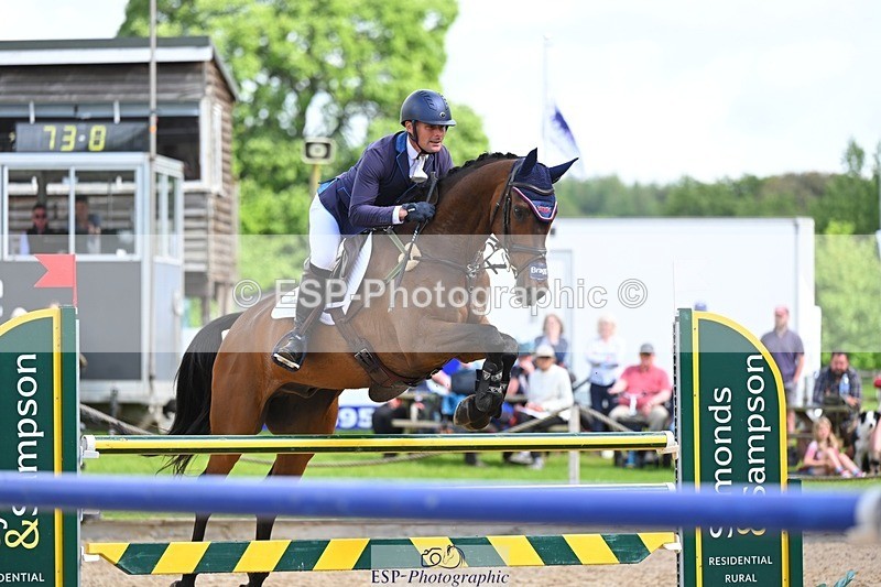 240526-100145-19828 - 301-CAMOUFLAGE-Alexander_Bragg