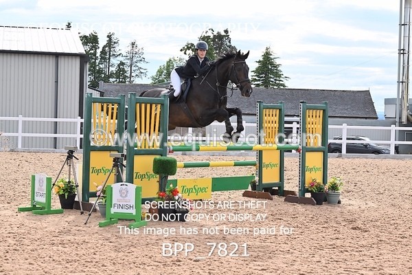 BPP_7821 - CLASS 16 FRI GFS Saddles Senior Newcomers/1.10m Open