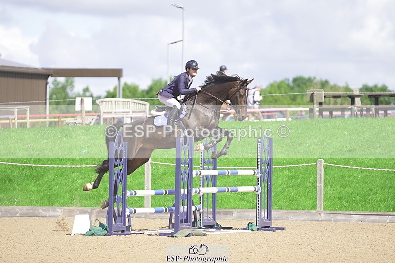 230806A-110600-01507 - Cls 13 Snr Newcomers & 1.10m Open