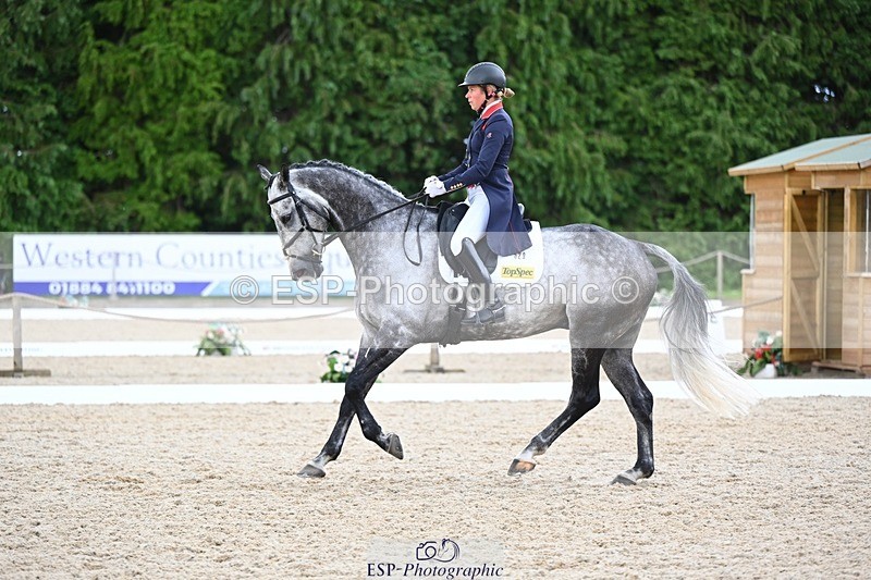 240524-141417-10172 - 529-SBH_BIG_WALL-Izzy_Taylor