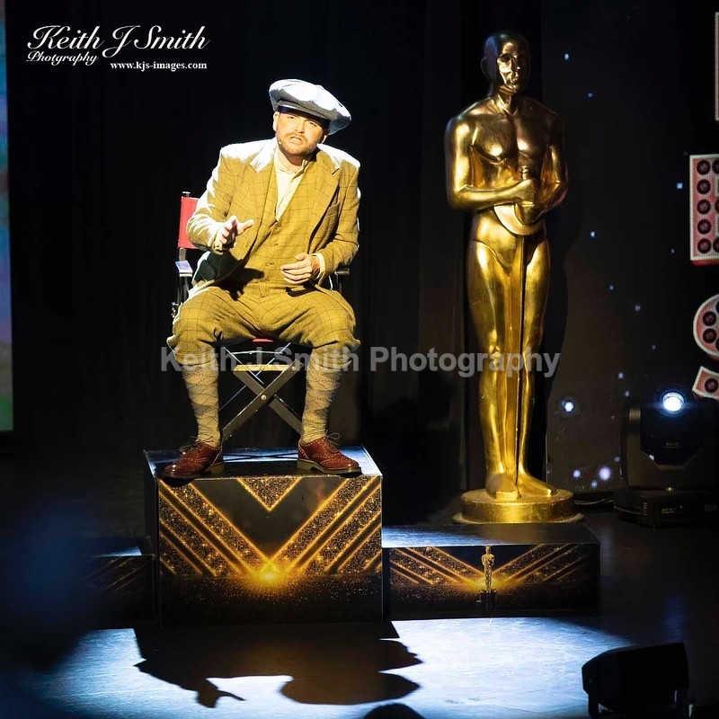 7KJS0220 - Ambition show team