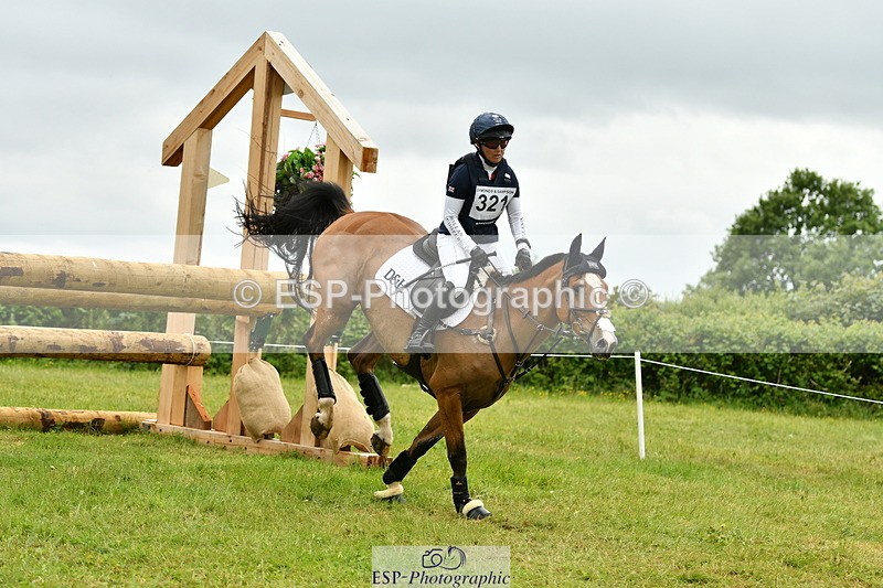 250524A-111930-09259 - B-321-Laura.Collett-BALANCERO