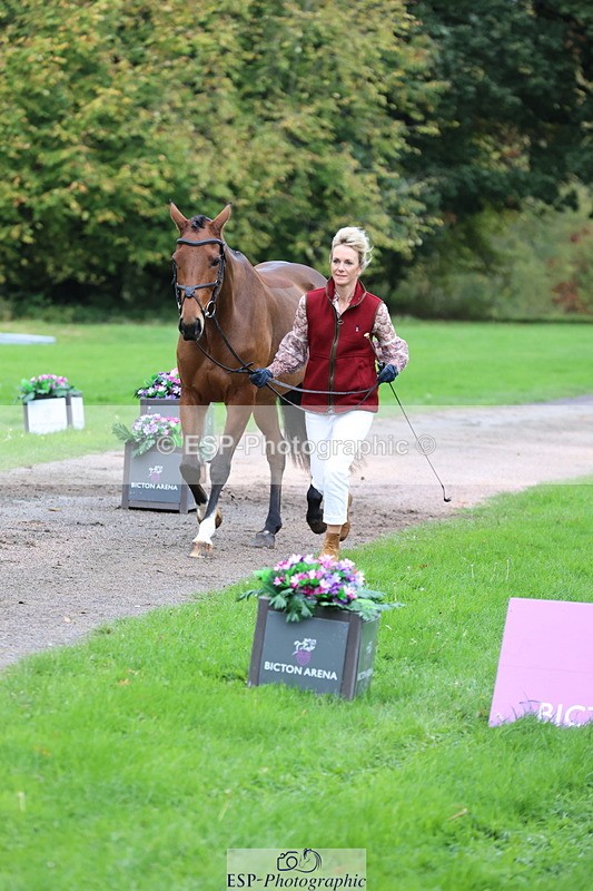 251026A-111331-25313 - F-453-Lucy.Lloyd