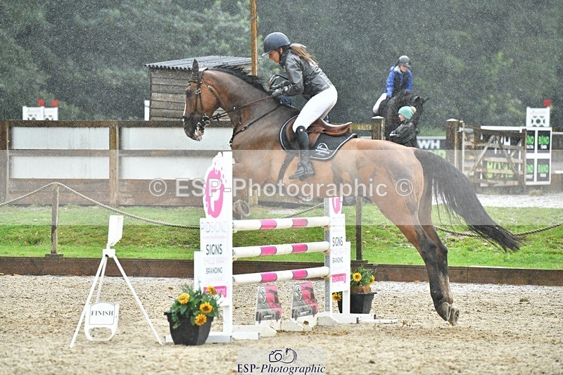 230714-110909-31716 - Cls 76 A&B Snr Newc & 1.10m Open