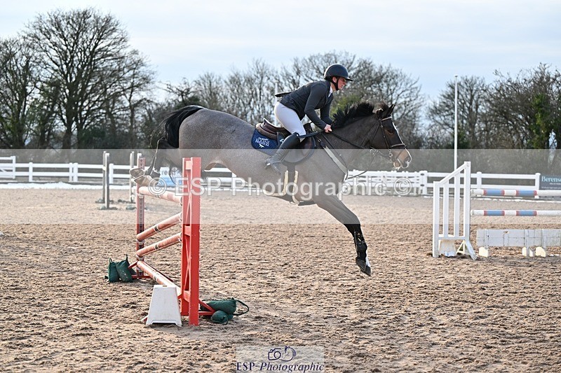 250111-142337-00571 - Cls 13 Foxhunter and 1.20m Open