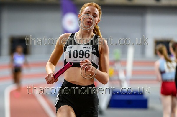 CombiMast25-925624 - Track Female Set One