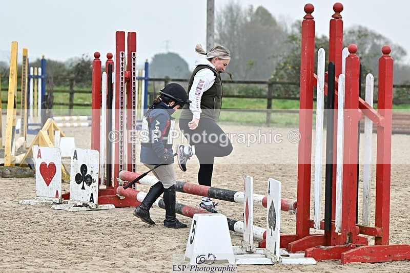 241110-100713-00196 - 40cm Showjumping