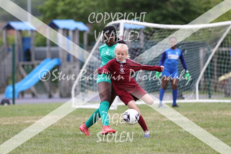 1DX31611 - Covingham Park V Tadpole Farm