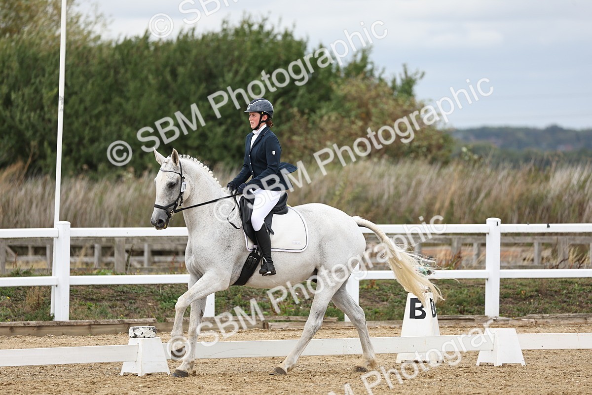 SBM_002651 - Class 7 - Novice 2 Warm Up