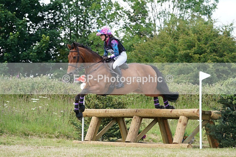 240630X-140550-7539 - 336-Tichy_Sanders-SPARHANGER_VELVET