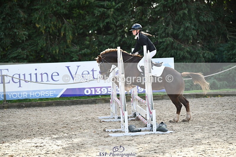 251004A-145709-01594 - Classes 8 & 9 70cm