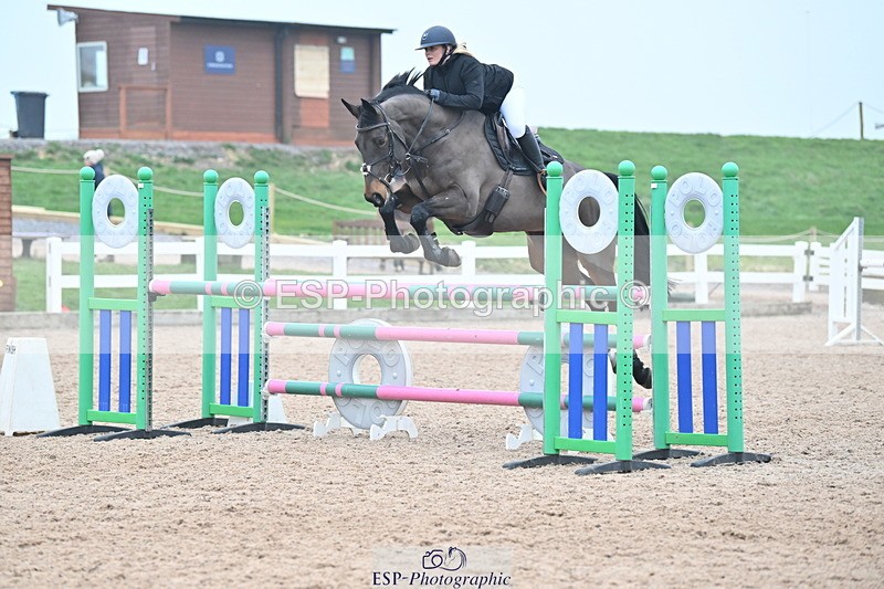 240113A-131541-02153 - Cls 12 Newcomers and 1.10m Open