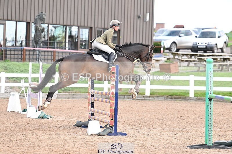 251022-124601-00422 - Cls 4 Snr Newcomers 1.10m