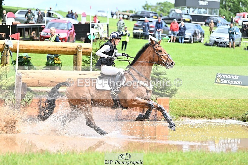 240526-141645-23865 - 501-BRUNO_FG-Edie_Campbell