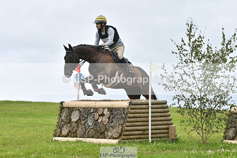 240804-113107-11797 - 414-Alex_Jupp-CARRY_ON_REGARDLESS