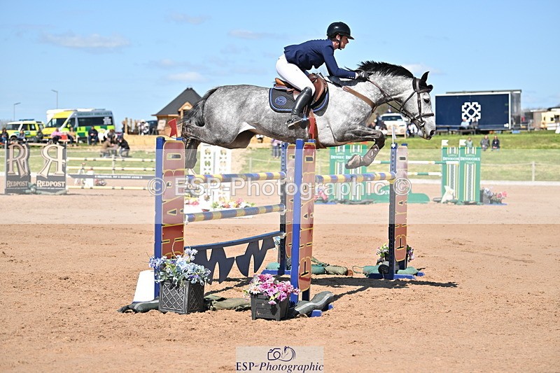 240420A-135013-11507 - Cls 7, 2 Star Medium Tour 1.35m