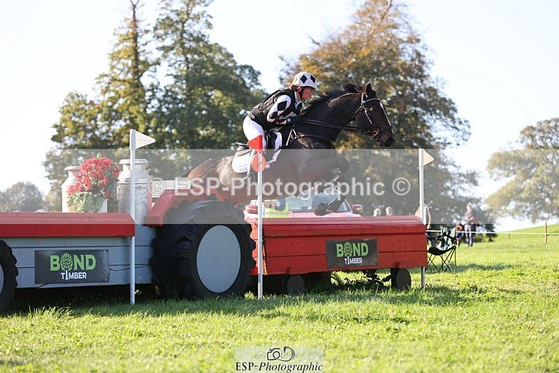 241026-102218-11478 - 323-Nicky.Blastland-FOUNDATIONS.HUSTLER