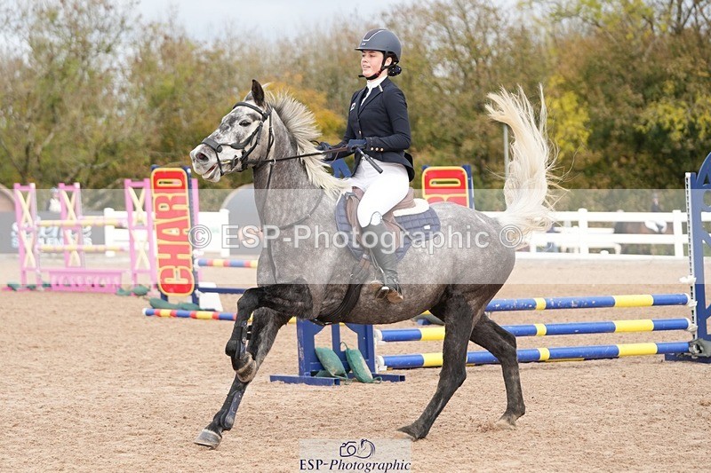 251026-121020-02336 - Cls 4 Pony Winter Novice + 80cm Open
