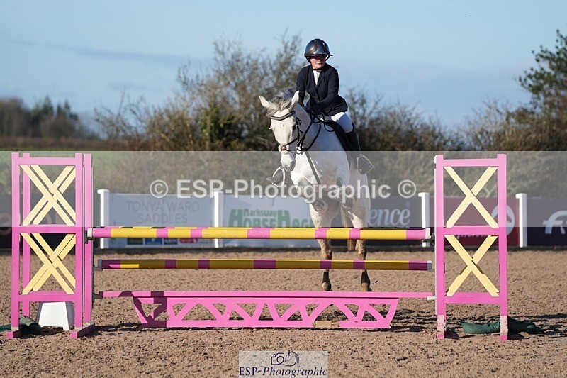 251130-121332-01155 - Cls 6 Blue Chip Pony Newcomers & 1m Open