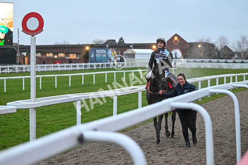 131224-Race 7-Long Draw-9673 - Race 7