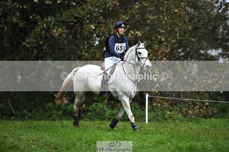 231021-105850-14256 - 651-RATHNAGREW.GREY.TEX-Nicola.Horsley-gubbins-SC+XC